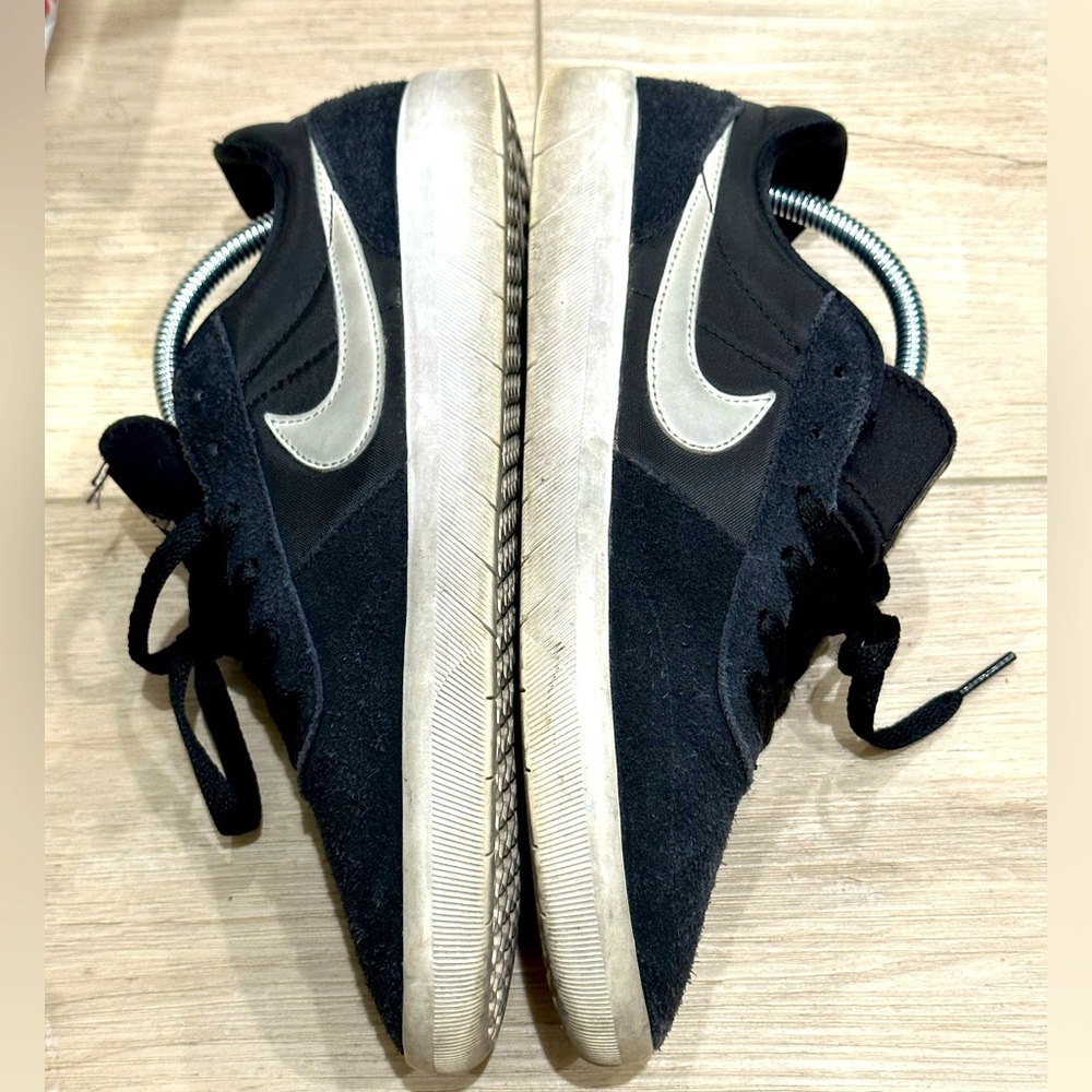 Nike SB Team size 9